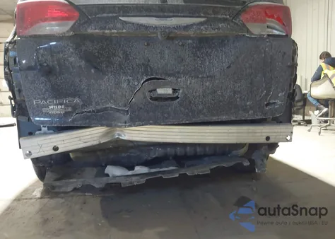 2019 Chrysler Pacifica Touring Plus z USA, uszkodzony, nr VIN 2C4RC1FG4KR589460